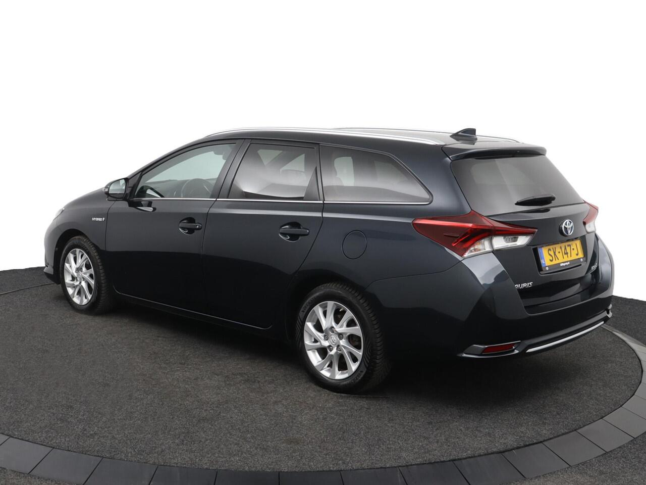 Toyota AURIS Touring Sports 1.8 Hybrid Dynamic Go | Climate conytrol | Cruise control | Parkeercamera |