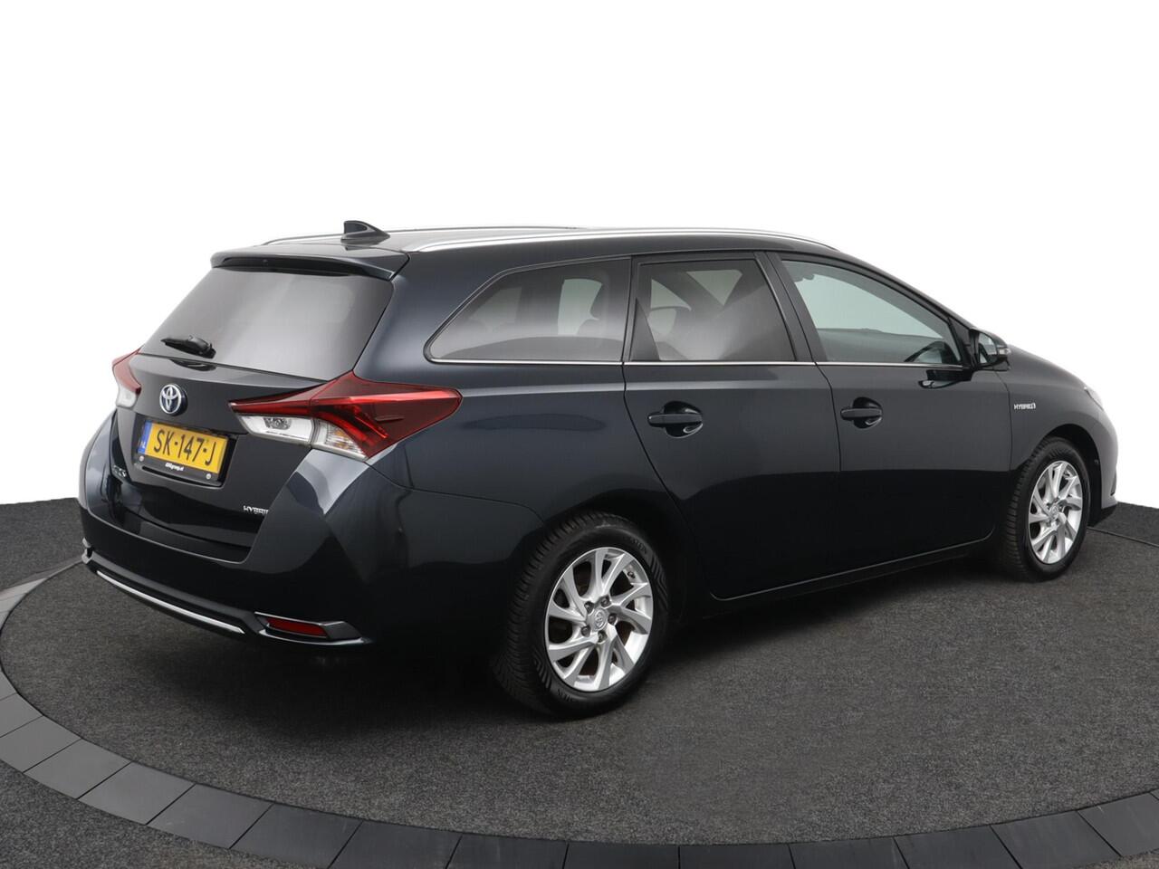 Toyota AURIS Touring Sports 1.8 Hybrid Dynamic Go | Climate conytrol | Cruise control | Parkeercamera |