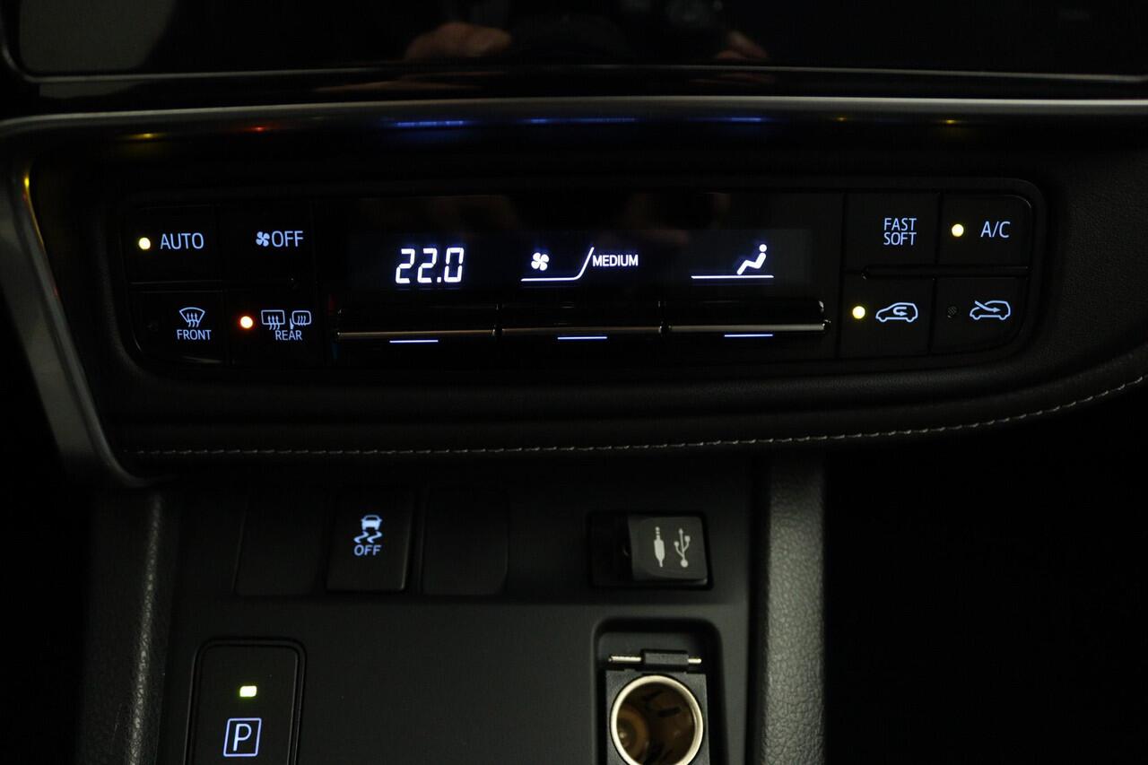 Toyota AURIS Touring Sports 1.8 Hybrid Dynamic Go | Climate conytrol | Cruise control | Parkeercamera |