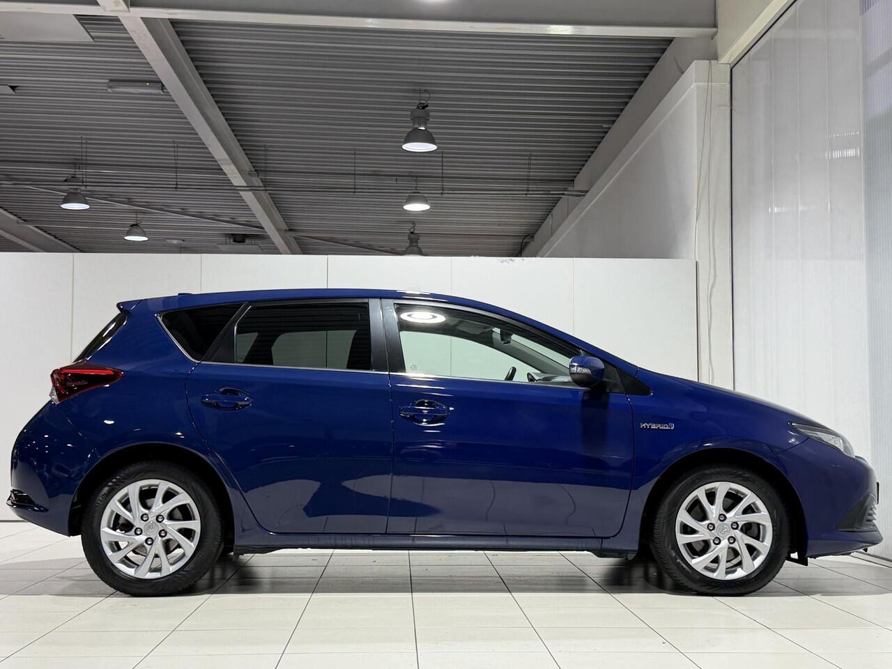 Toyota AURIS 1.8 Hybrid Dynamic Go | trekhaak | Dealer onderhouden |