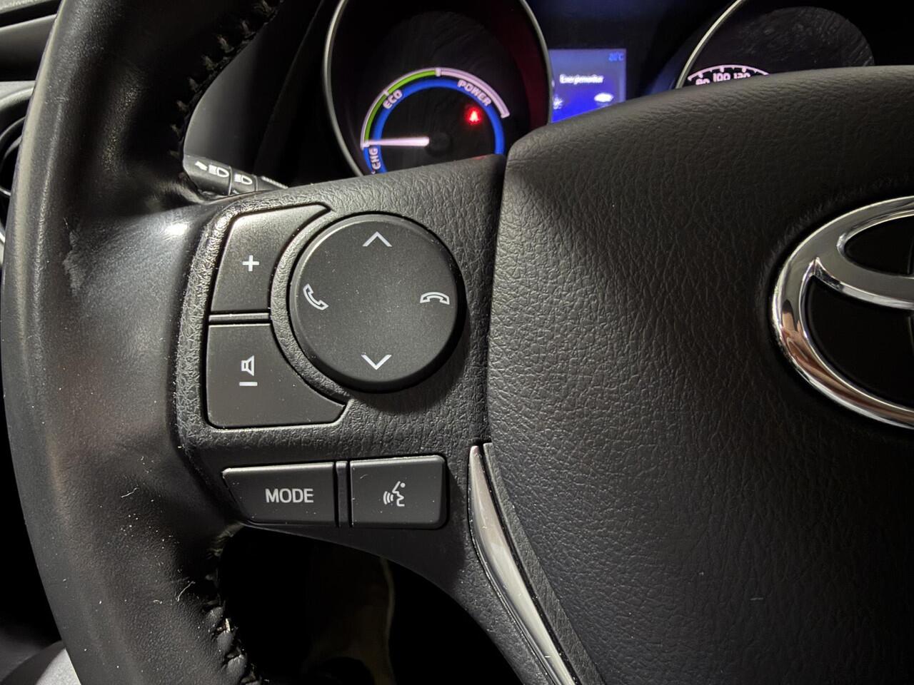 Toyota AURIS 1.8 Hybrid Dynamic Go | trekhaak | Dealer onderhouden |