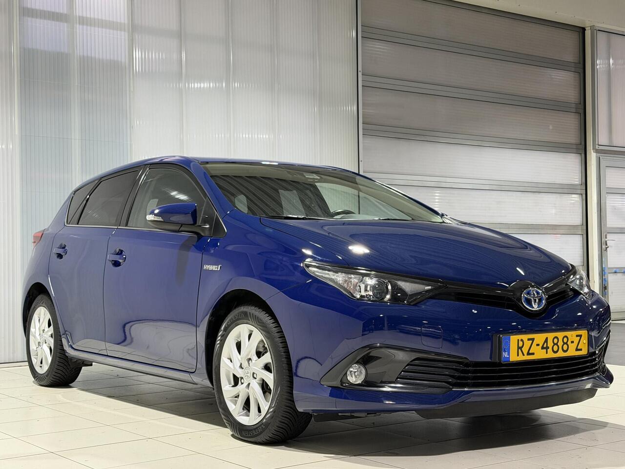Toyota AURIS 1.8 Hybrid Dynamic Go | trekhaak | Dealer onderhouden |
