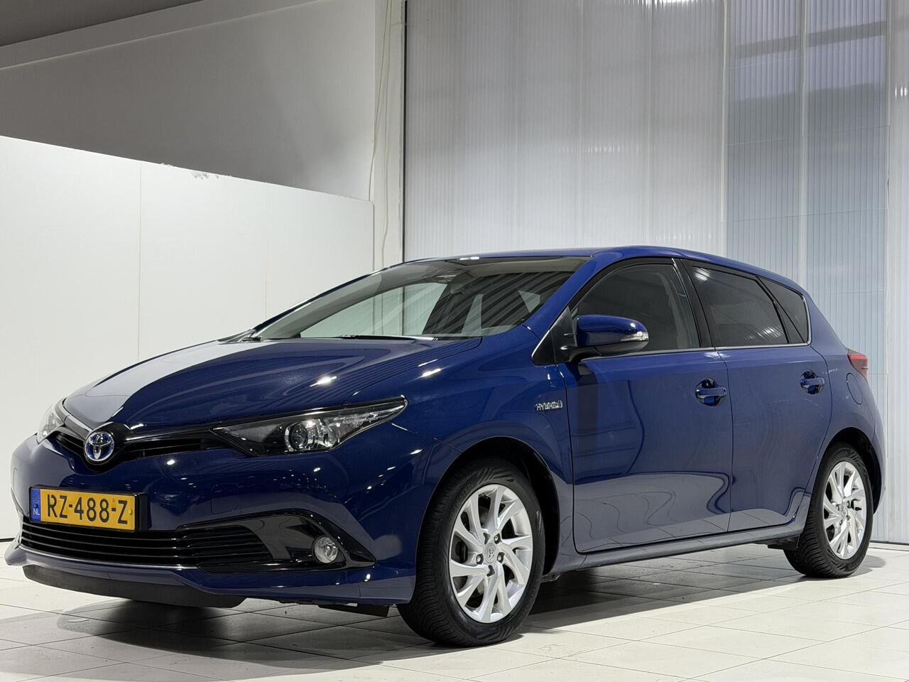 Toyota AURIS 1.8 Hybrid Dynamic Go | trekhaak | Dealer onderhouden |