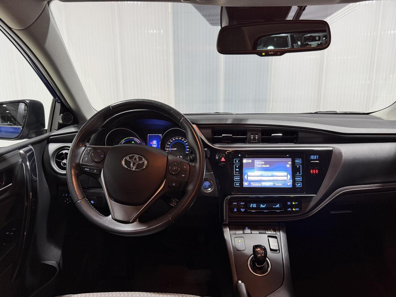 Toyota AURIS 1.8 Hybrid Dynamic Go | trekhaak | Dealer onderhouden |