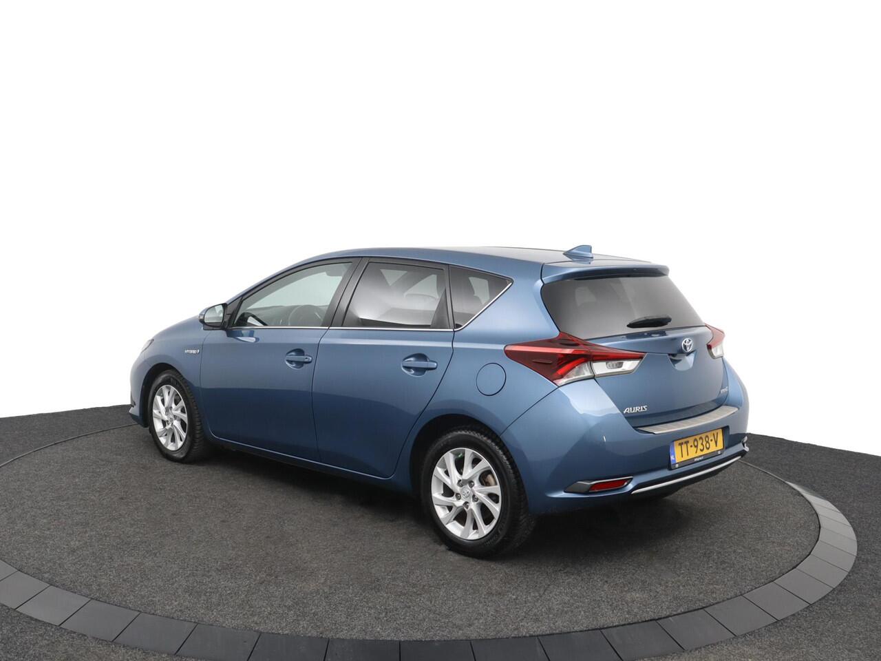 Toyota AURIS 1.8 Hybrid Dynamic | Cruise control | Parkeercamera | Keyless |