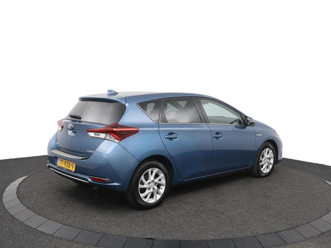 Toyota AURIS 1.8 Hybrid Dynamic | Cruise control | Parkeercamera | Keyless |