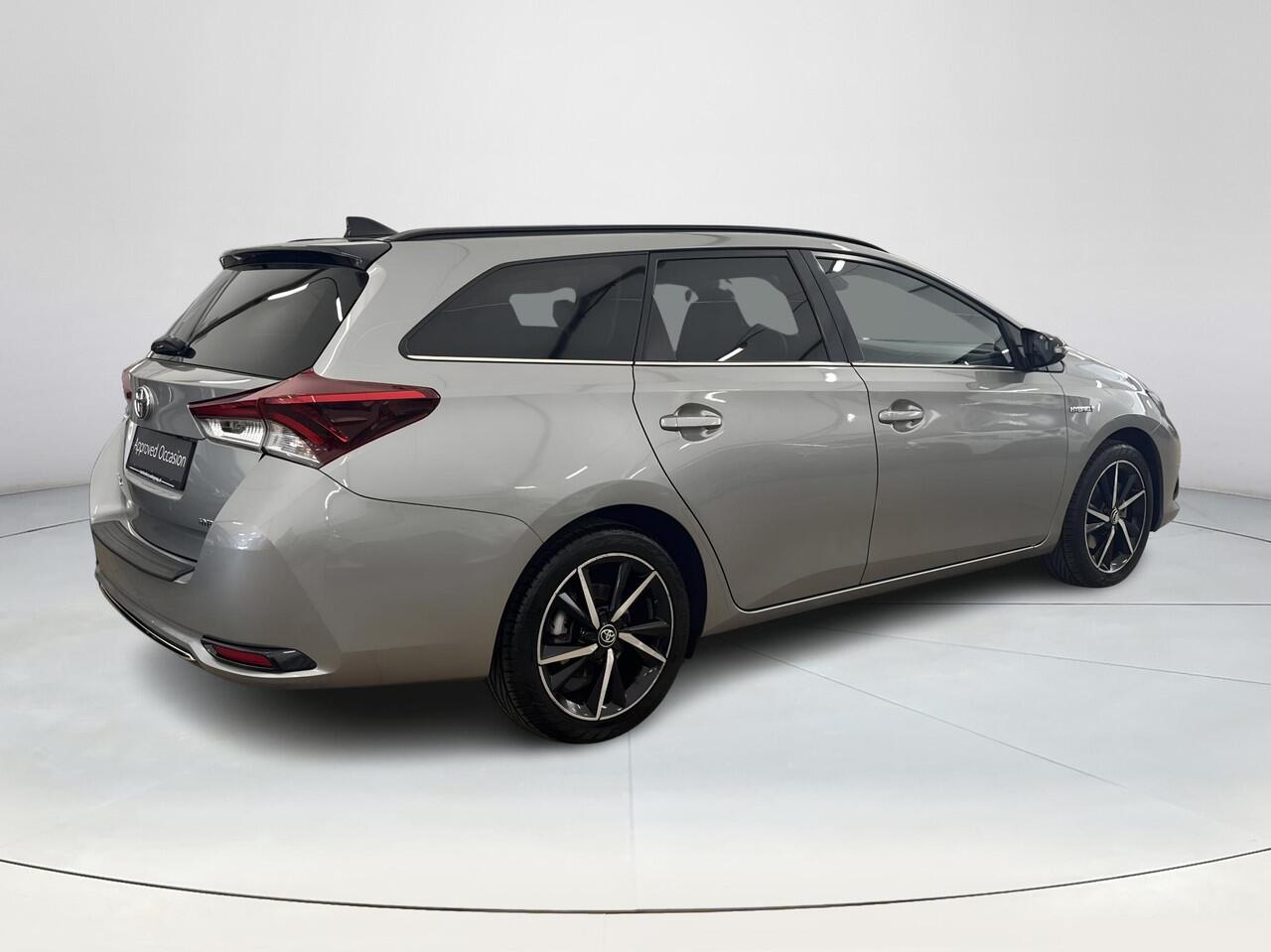Toyota AURIS Touring Sports 1.8 Hybrid Dynamic | 06-10141018 Voor meer informatie