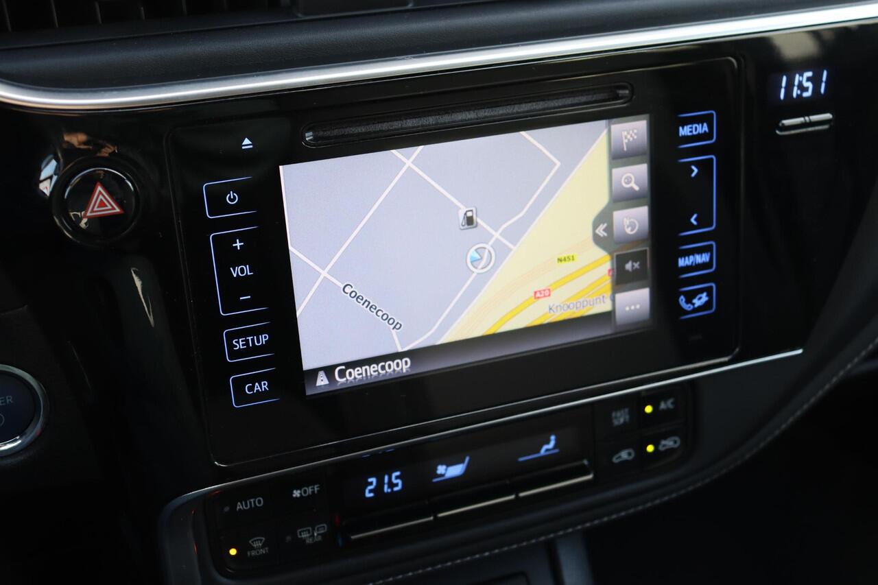 Toyota AURIS Touring Sports 1.8 Hybrid Energy Plus, Trekhaak, Bluetooth, Parkeercamera, Navigatie, Cruise Control, DAB Radio.