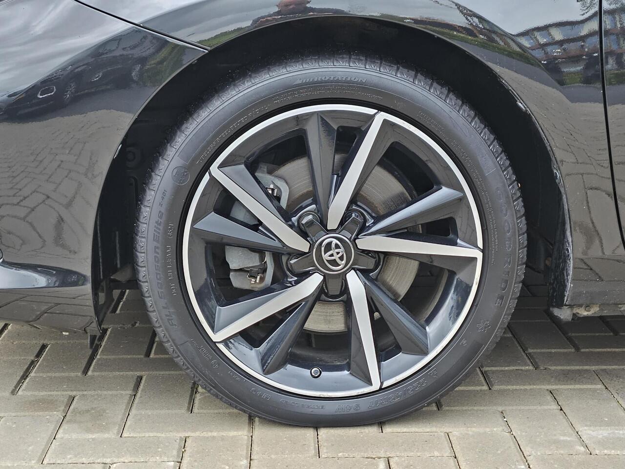 Toyota AURIS 1.8 Hybrid Dynamic Stoelvw Cam DAB LM17