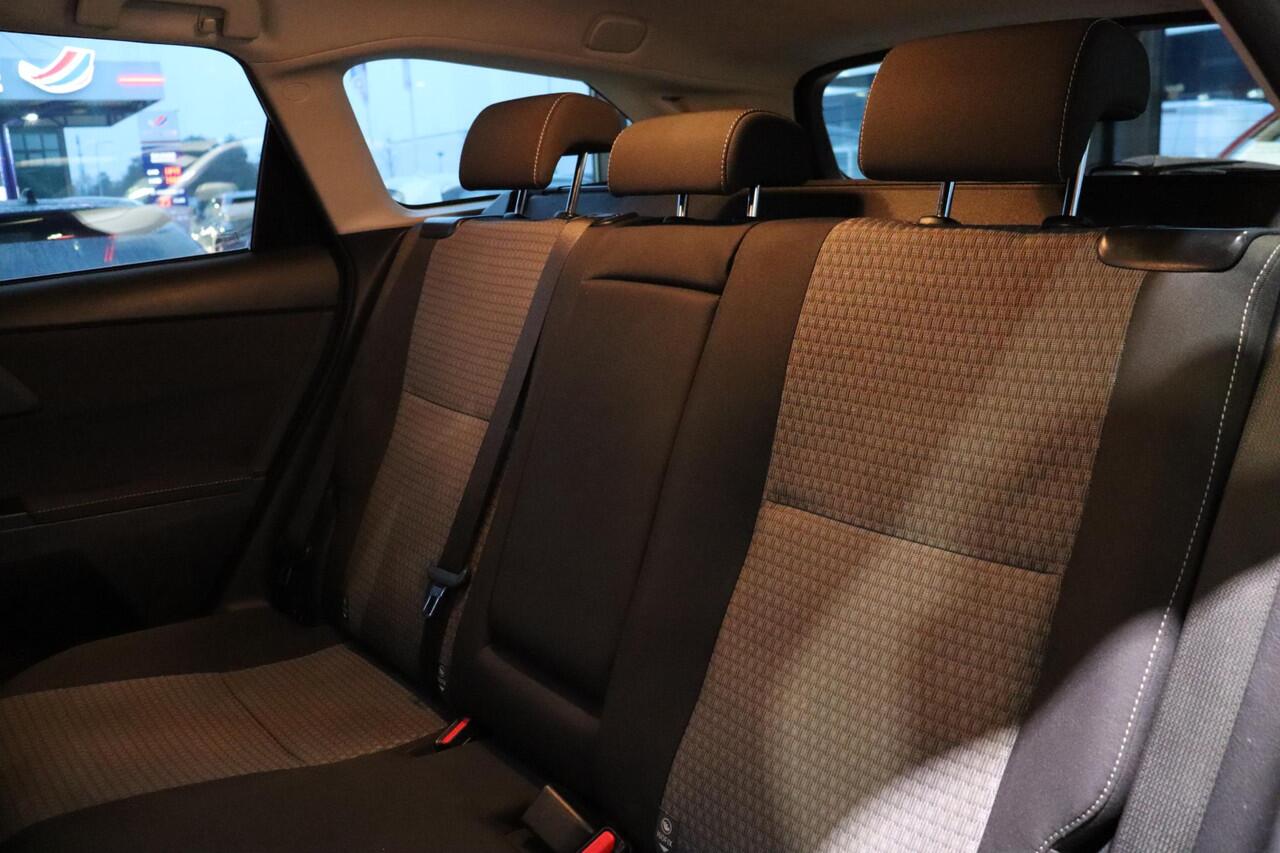 Toyota AURIS Touring Sports 1.2 Turbo Energy Plus, Trekhaak , Navi, Safety Sense, Parkeersensoren achter, Airco.