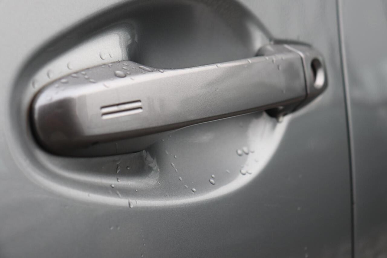 Toyota AURIS Touring Sports 1.8 Hybrid Dynamic Ultimate, Stoelverwarming, Cruise Control, DAB Radio, Keyless Entry, Parkeersensoren voor en achter.