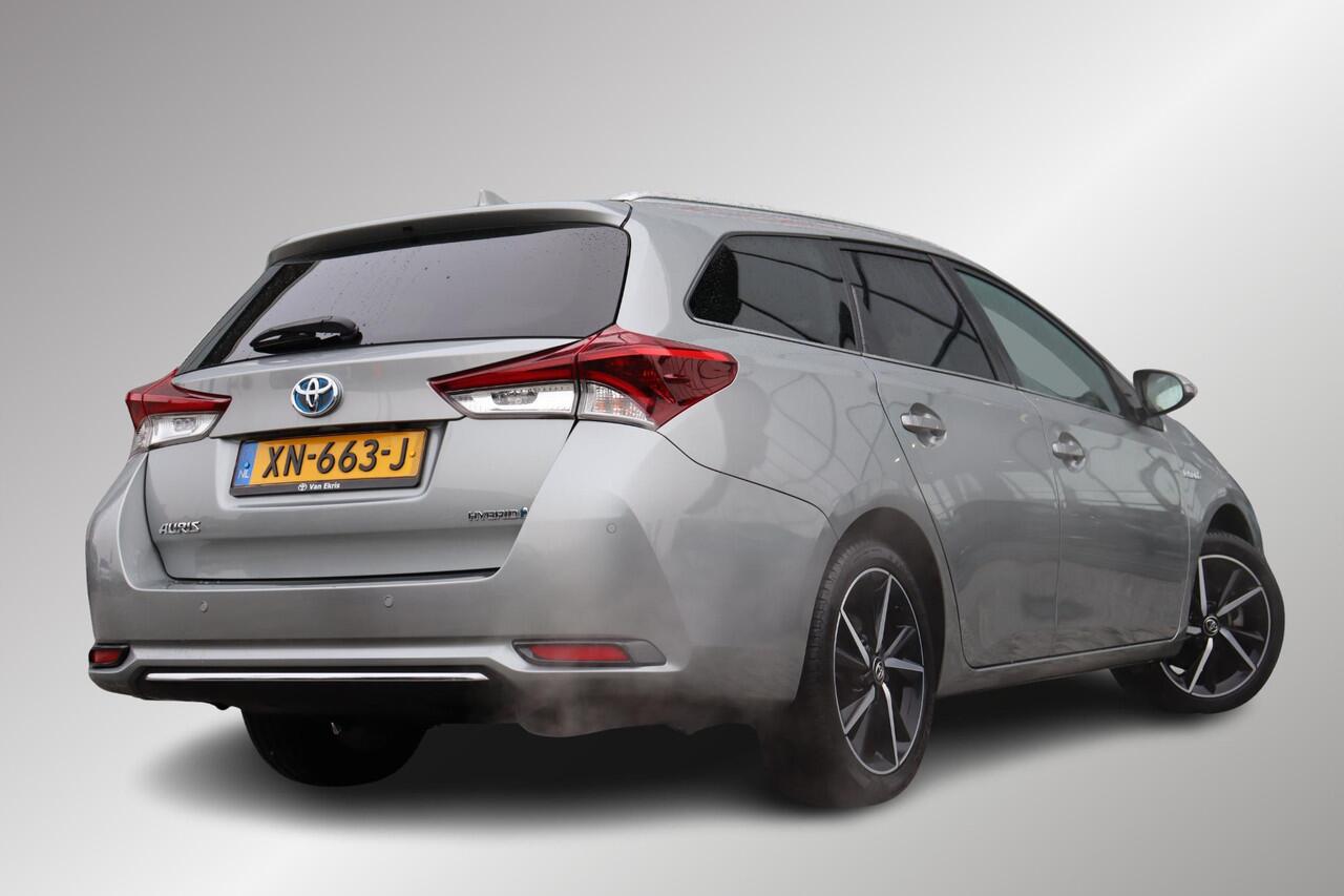 Toyota AURIS Touring Sports 1.8 Hybrid Dynamic Ultimate, Stoelverwarming, Cruise Control, DAB Radio, Keyless Entry, Parkeersensoren voor en achter.
