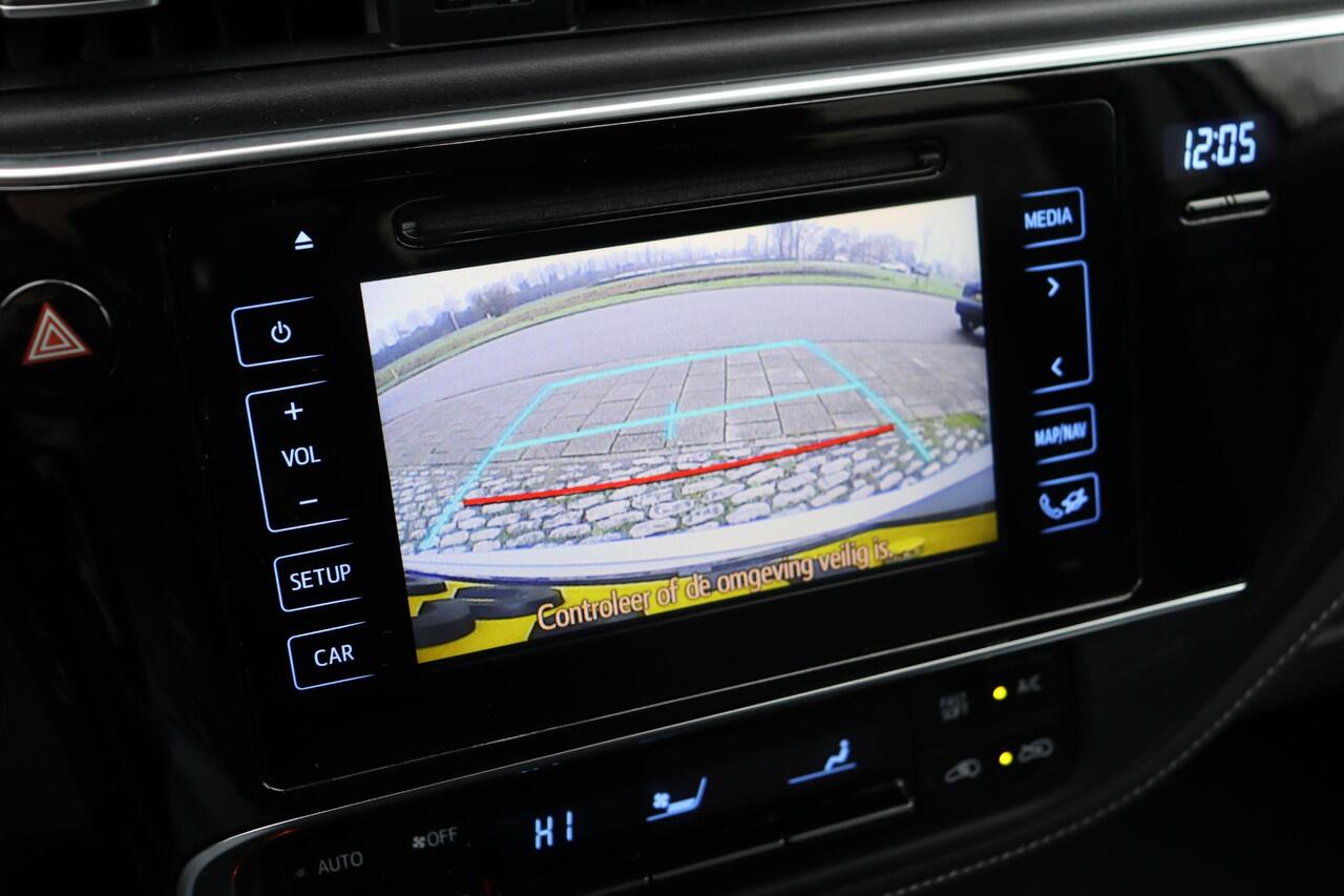 Toyota AURIS Touring Sports 1.8 Hybrid Dynamic Ultimate, Stoelverwarming, Cruise Control, DAB Radio, Keyless Entry, Parkeersensoren voor en achter.