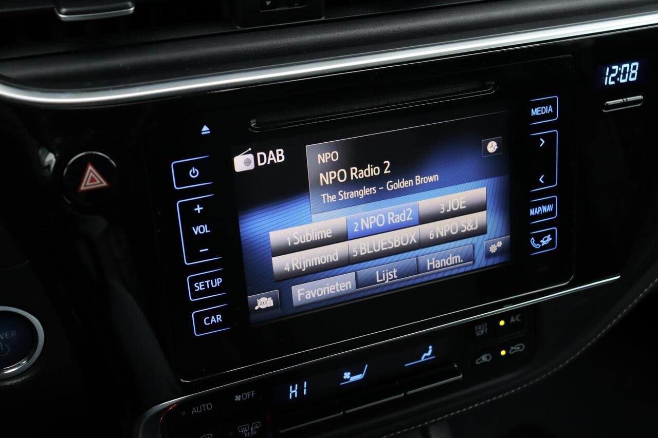 Toyota AURIS Touring Sports 1.8 Hybrid Dynamic Ultimate, Stoelverwarming, Cruise Control, DAB Radio, Keyless Entry, Parkeersensoren voor en achter.