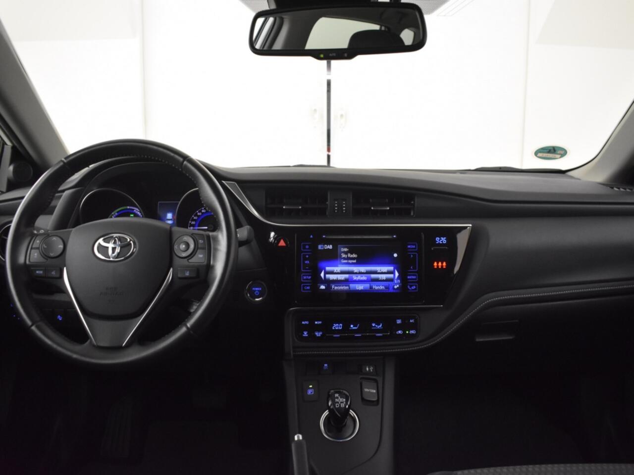 Toyota AURIS 1.8 Hybrid Business Plus | Trekhaak | Parkeersensoren | Navi