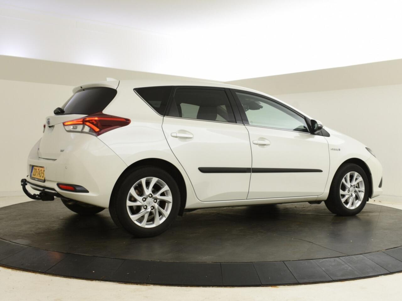 Toyota AURIS 1.8 Hybrid Business Plus | Trekhaak | Parkeersensoren | Navi