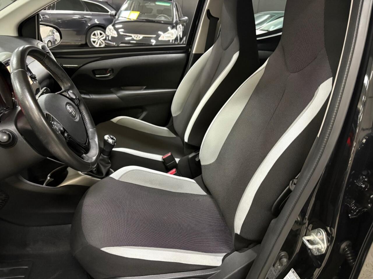 Toyota AYGO 1.0 VVT-I X-PLAY Navigatie Airco Camera Apple carplay Multimedia