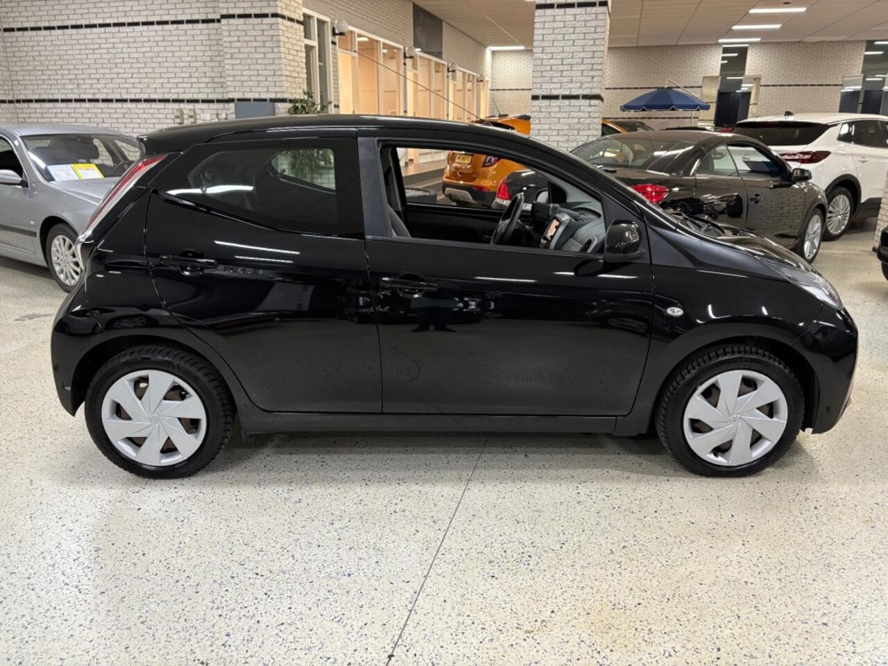 Toyota AYGO 1.0 VVT-I X-PLAY Navigatie Airco Camera Apple carplay Multimedia