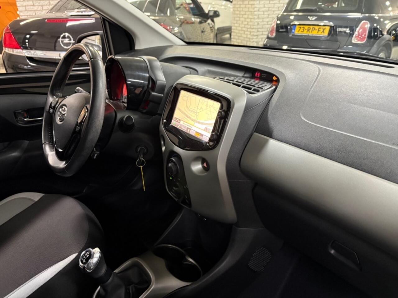 Toyota AYGO 1.0 VVT-I X-PLAY Navigatie Airco Camera Apple carplay Multimedia