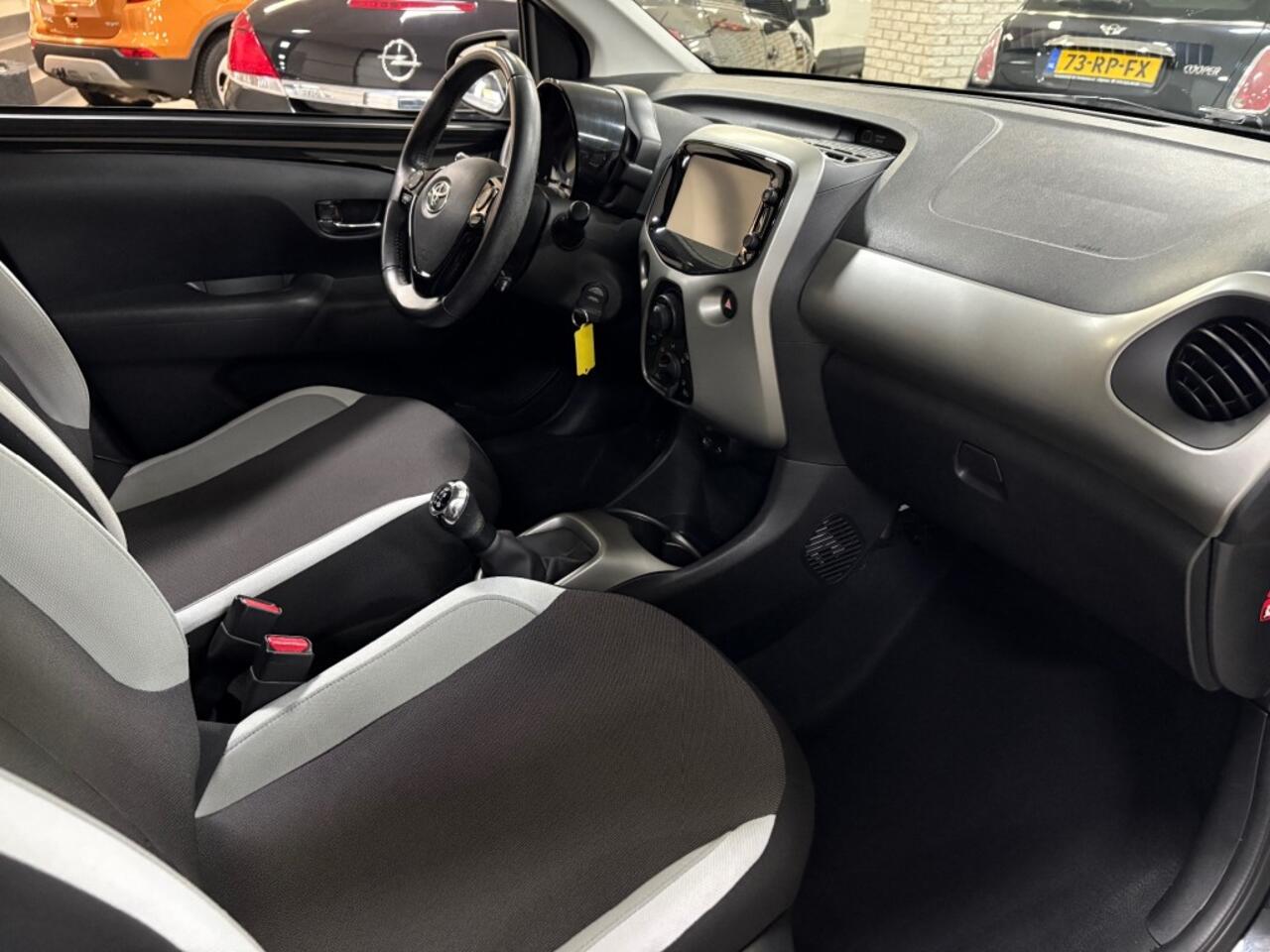 Toyota AYGO 1.0 VVT-I X-PLAY Navigatie Airco Camera Apple carplay Multimedia