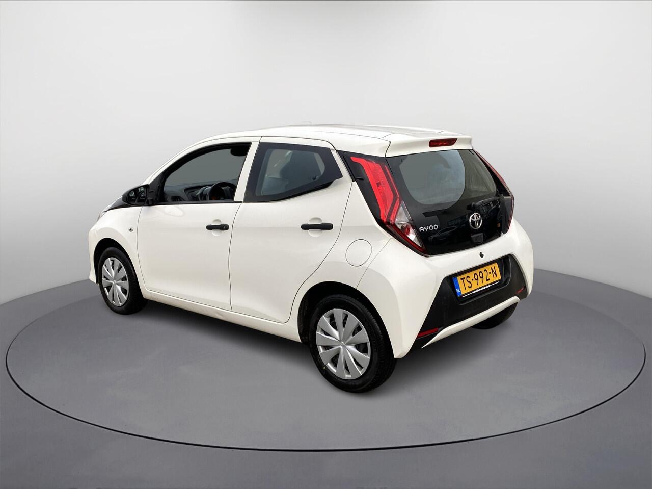 Toyota AYGO 1.0 VVT-i x-fun