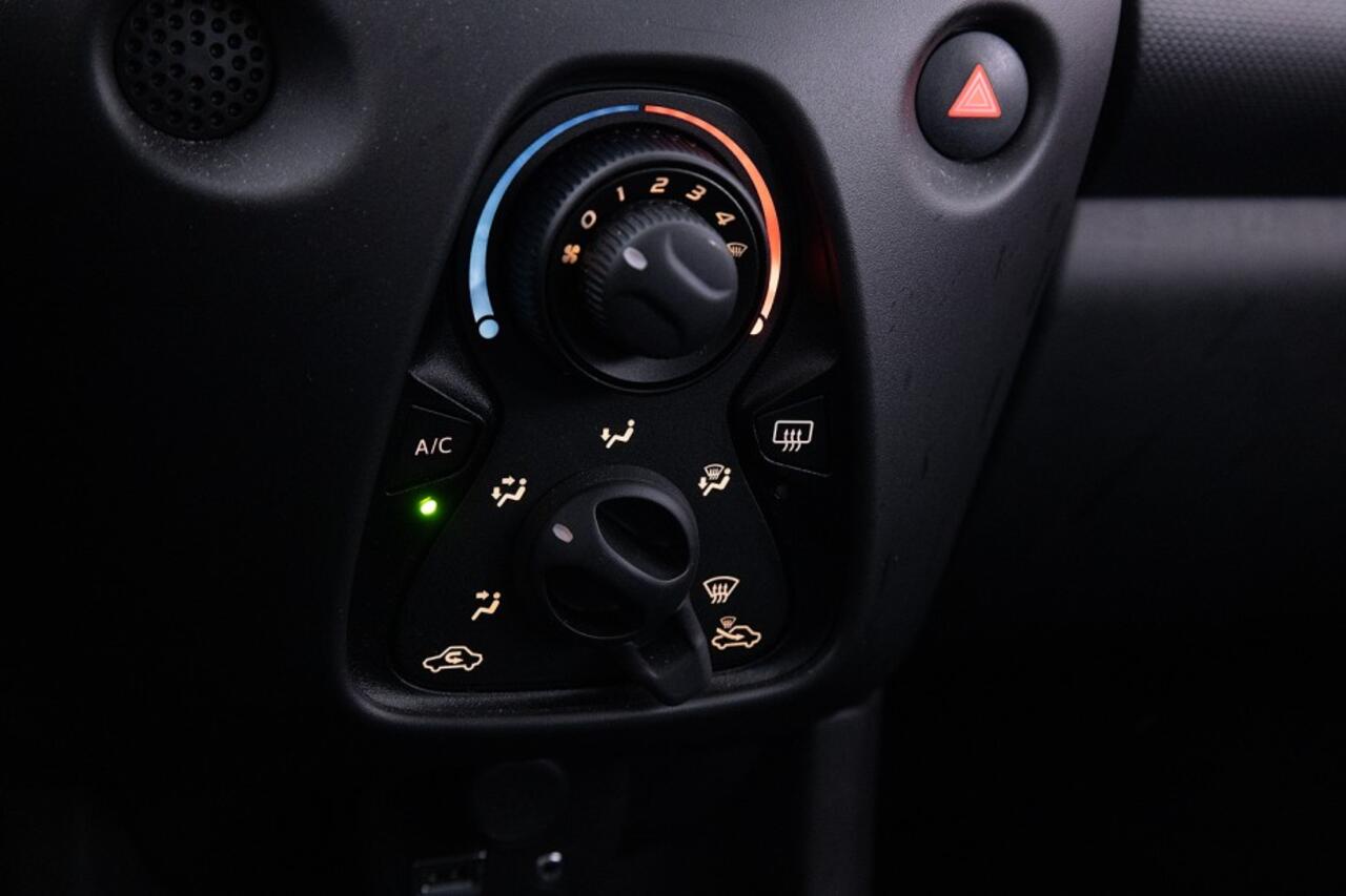 Toyota AYGO 1.0 VVT-i x-fun 5-drs | AIRCO ? 1e Eigenaar