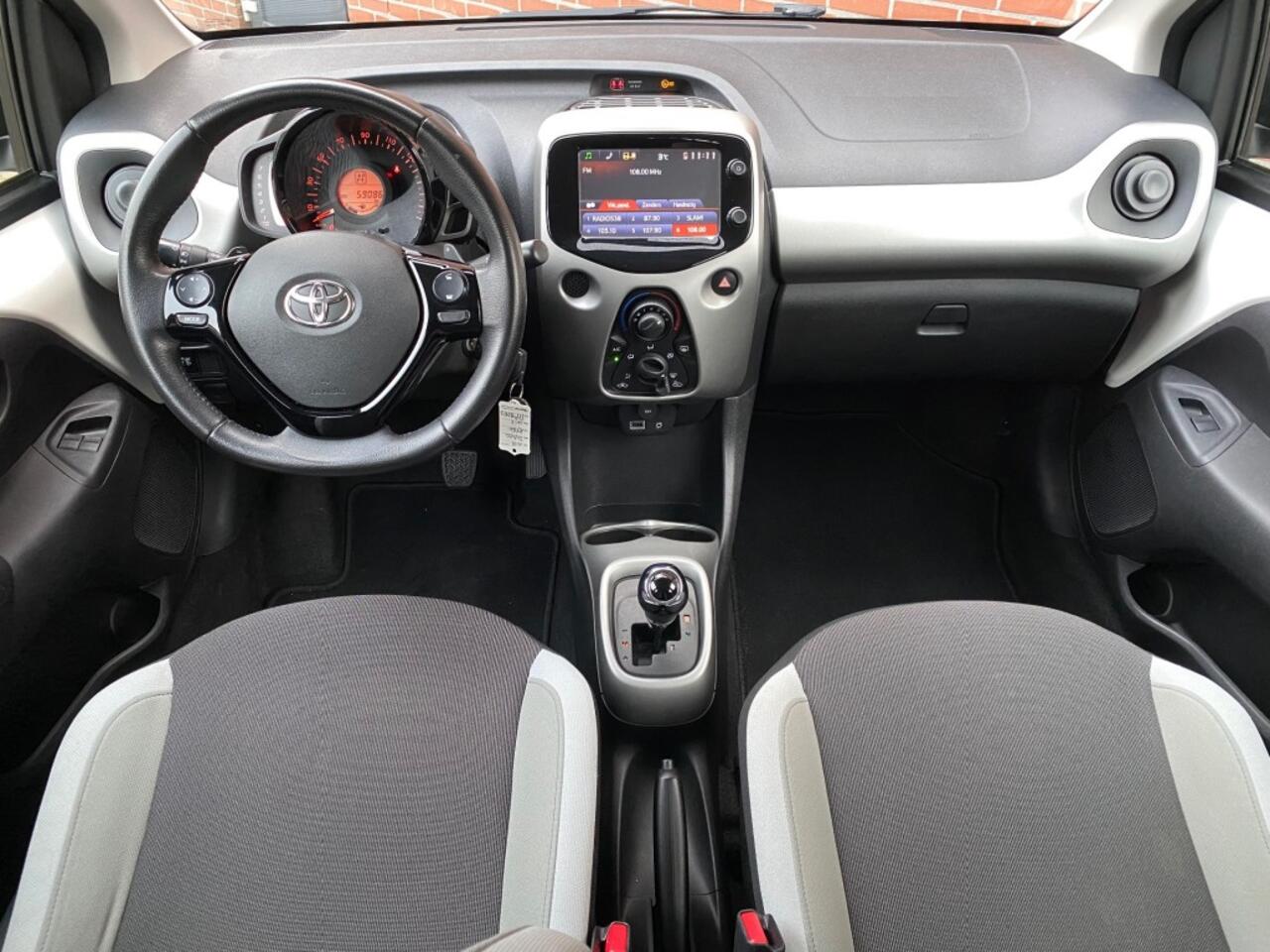 Toyota AYGO 1.0 VVT-I X-PLAY AUTOMAAT CAMERA AIRCO BLUETOOTH