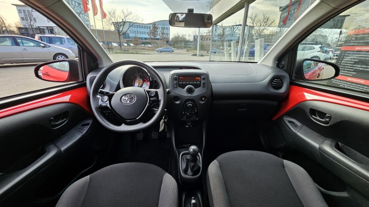 Toyota AYGO 1.0 VVT-i x-fun NLauto | dealeronderhouden