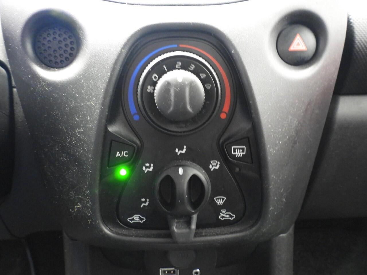 Toyota AYGO 1.0 VVT-i X-Fun AIRCO!