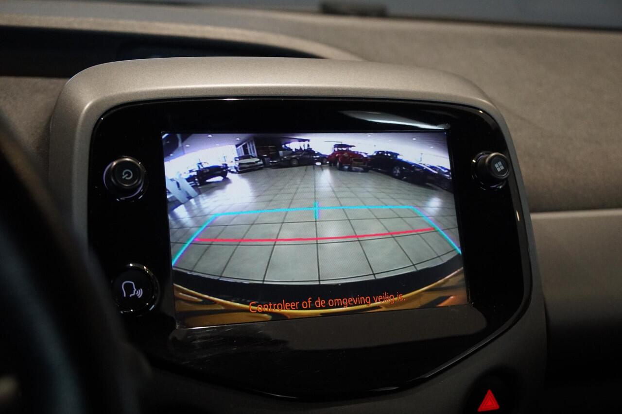 Toyota AYGO 1.0 VVT-i x-play limited + CAMERA / APPLE CARPLAY