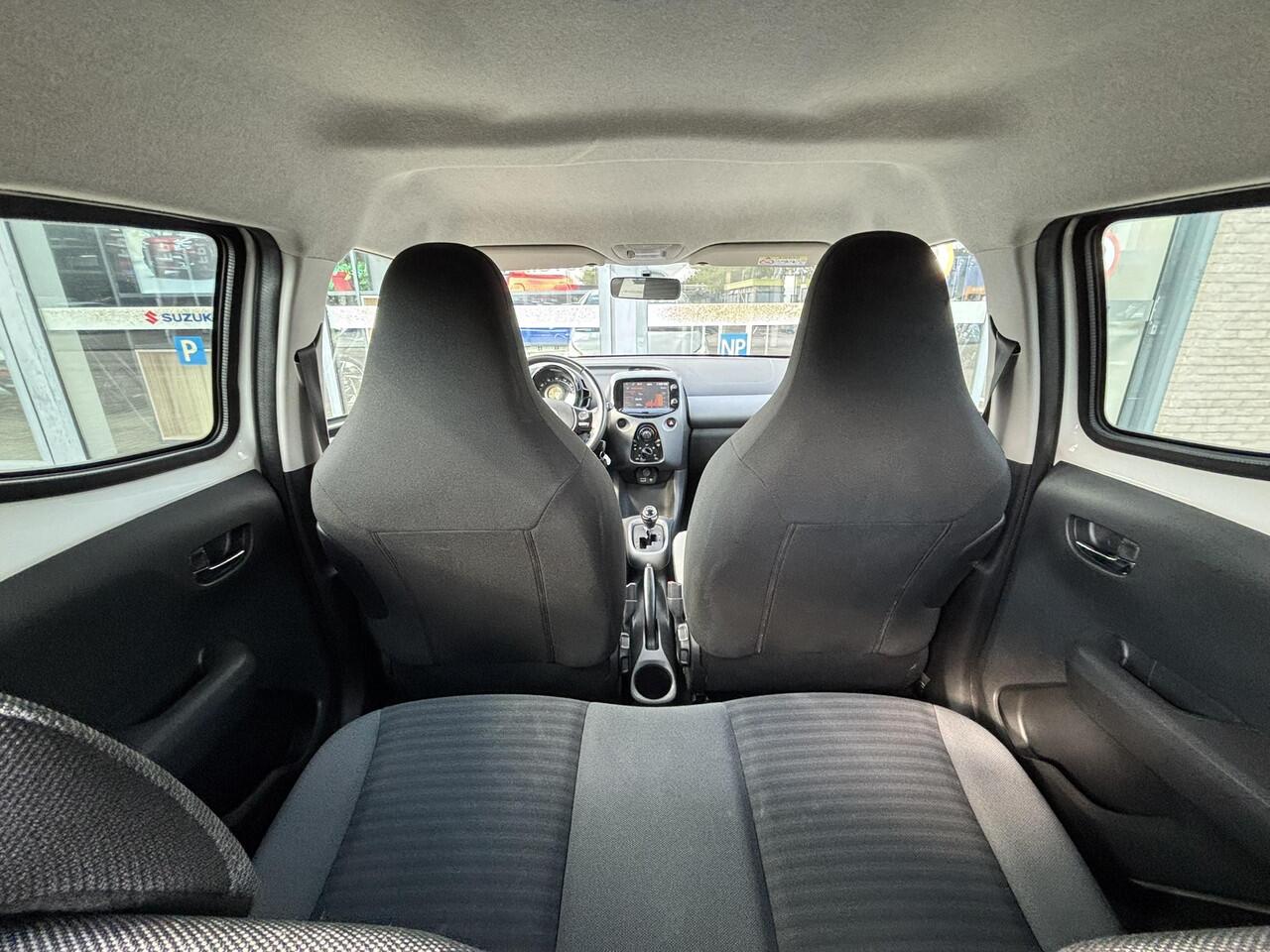 Toyota AYGO 1.0 VVT-i x-play | Automaat | two-tone | Achteruitrijcamera | Airco