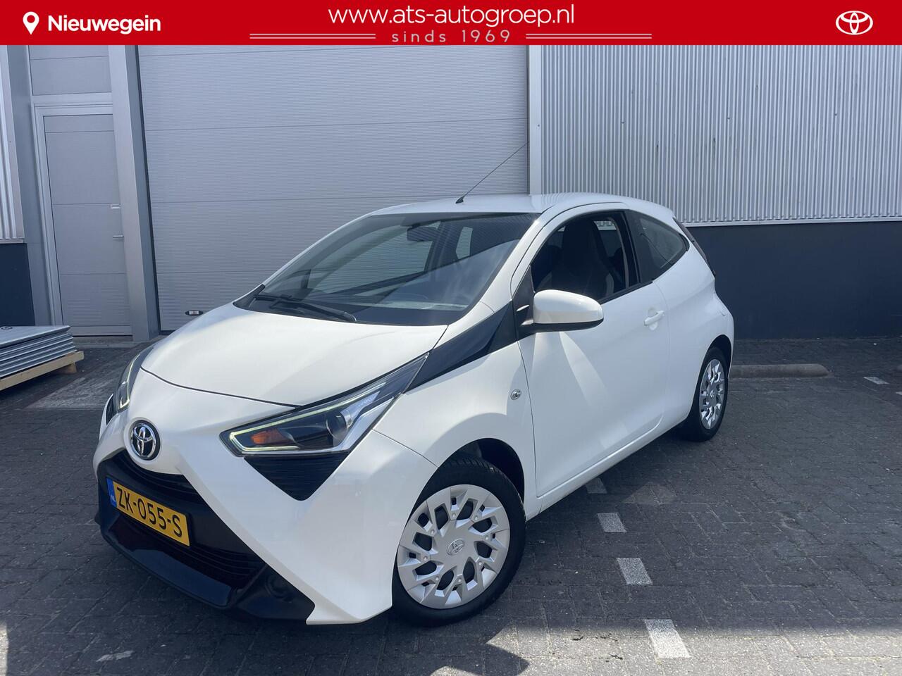 Toyota AYGO 1.0 VVT-i x-play Automaat | All-season Banden