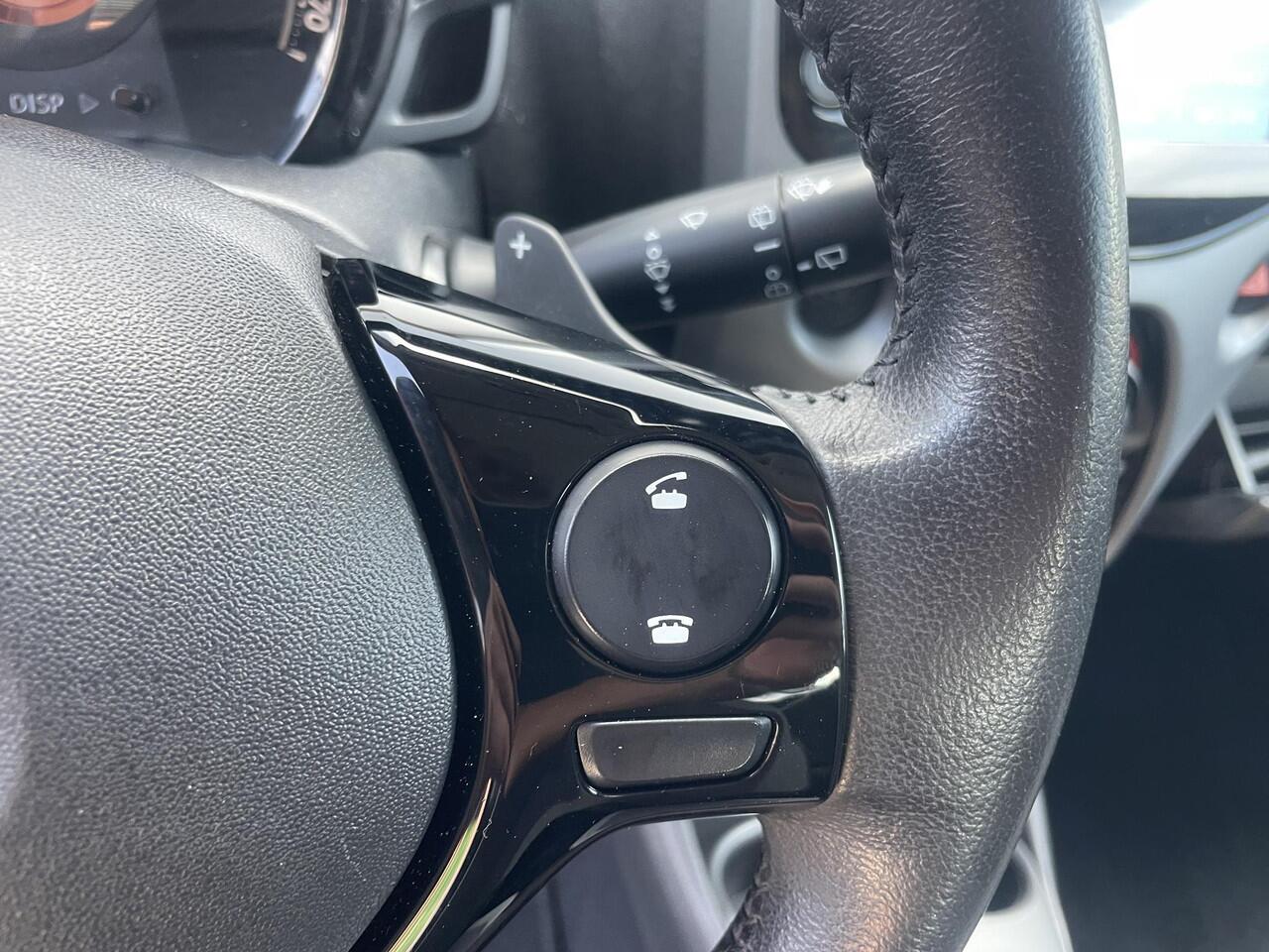 Toyota AYGO 1.0 VVT-i x-play Automaat | All-season Banden