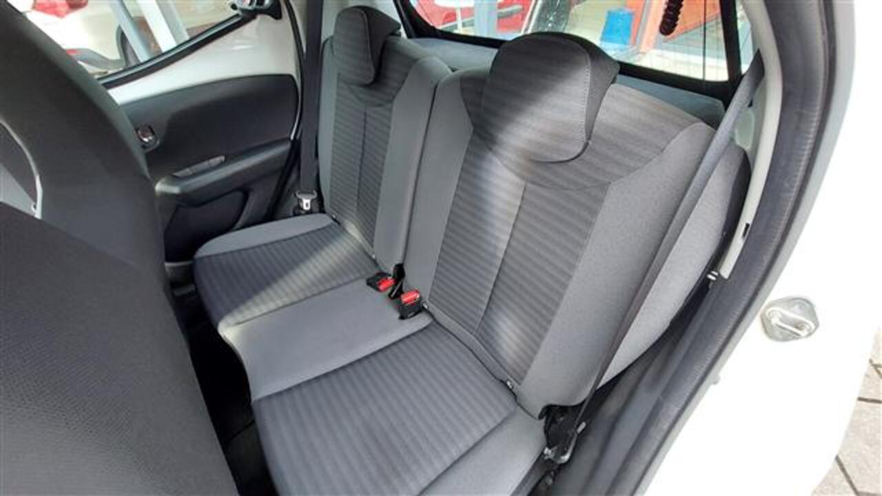 Toyota AYGO 1.0 VVT-i x-Play Limited