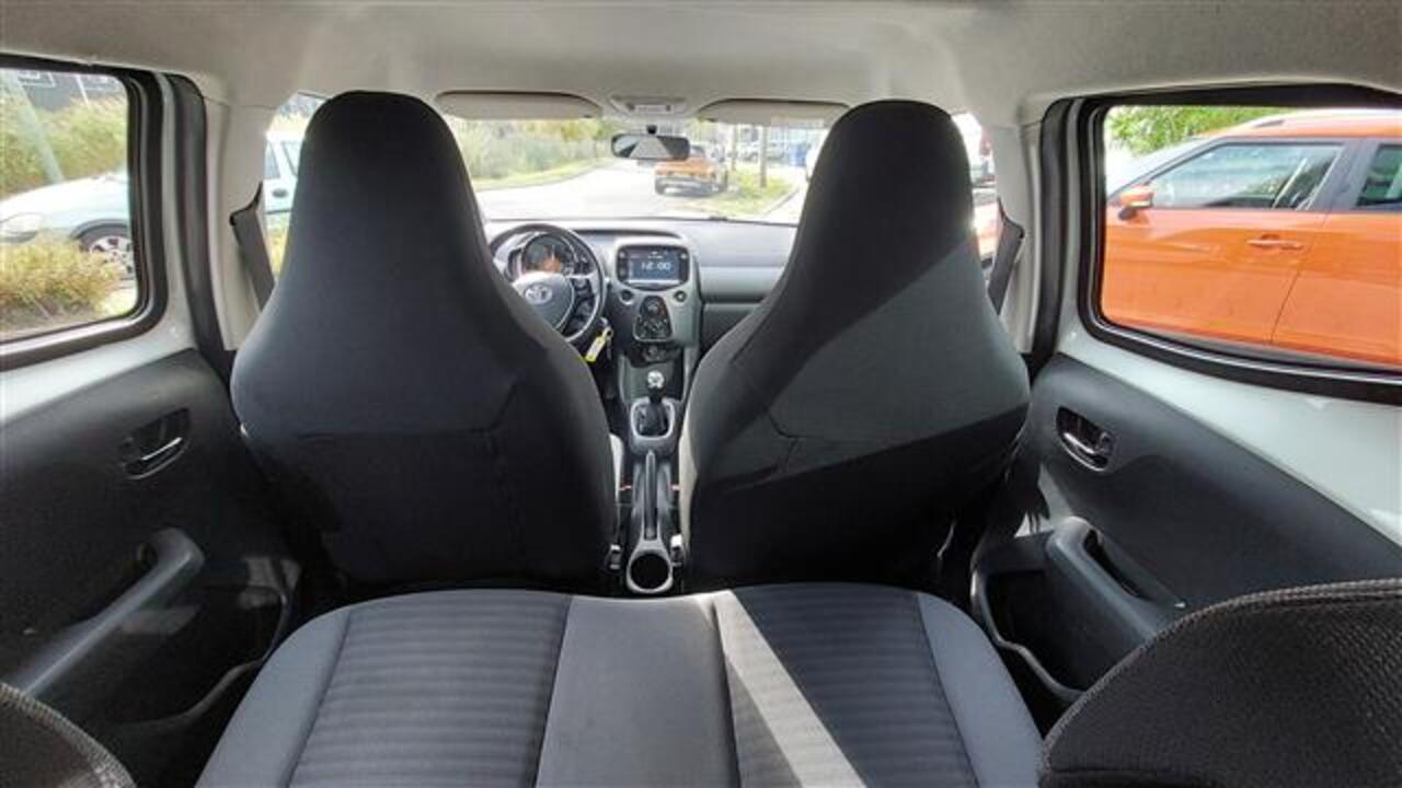 Toyota AYGO 1.0 VVT-i x-Play Limited