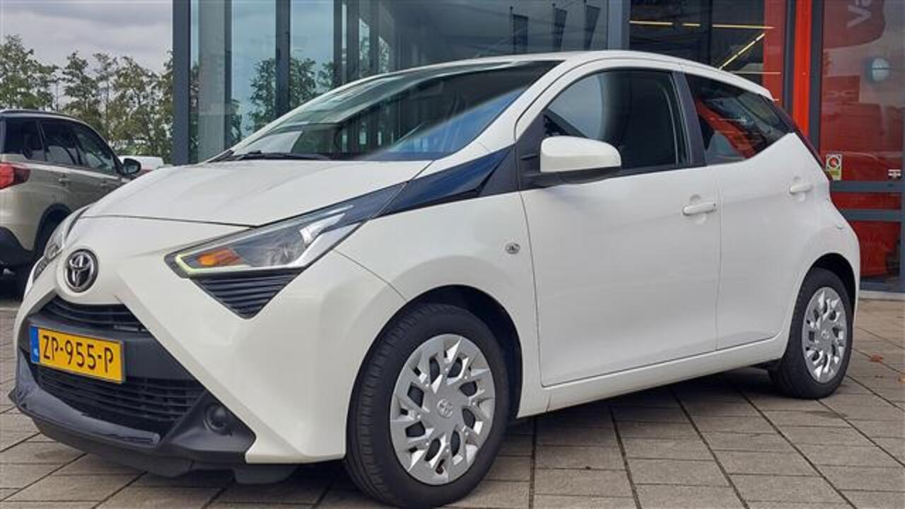 Toyota AYGO 1.0 VVT-i x-Play Limited