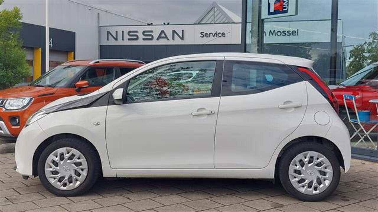 Toyota AYGO 1.0 VVT-i x-Play Limited