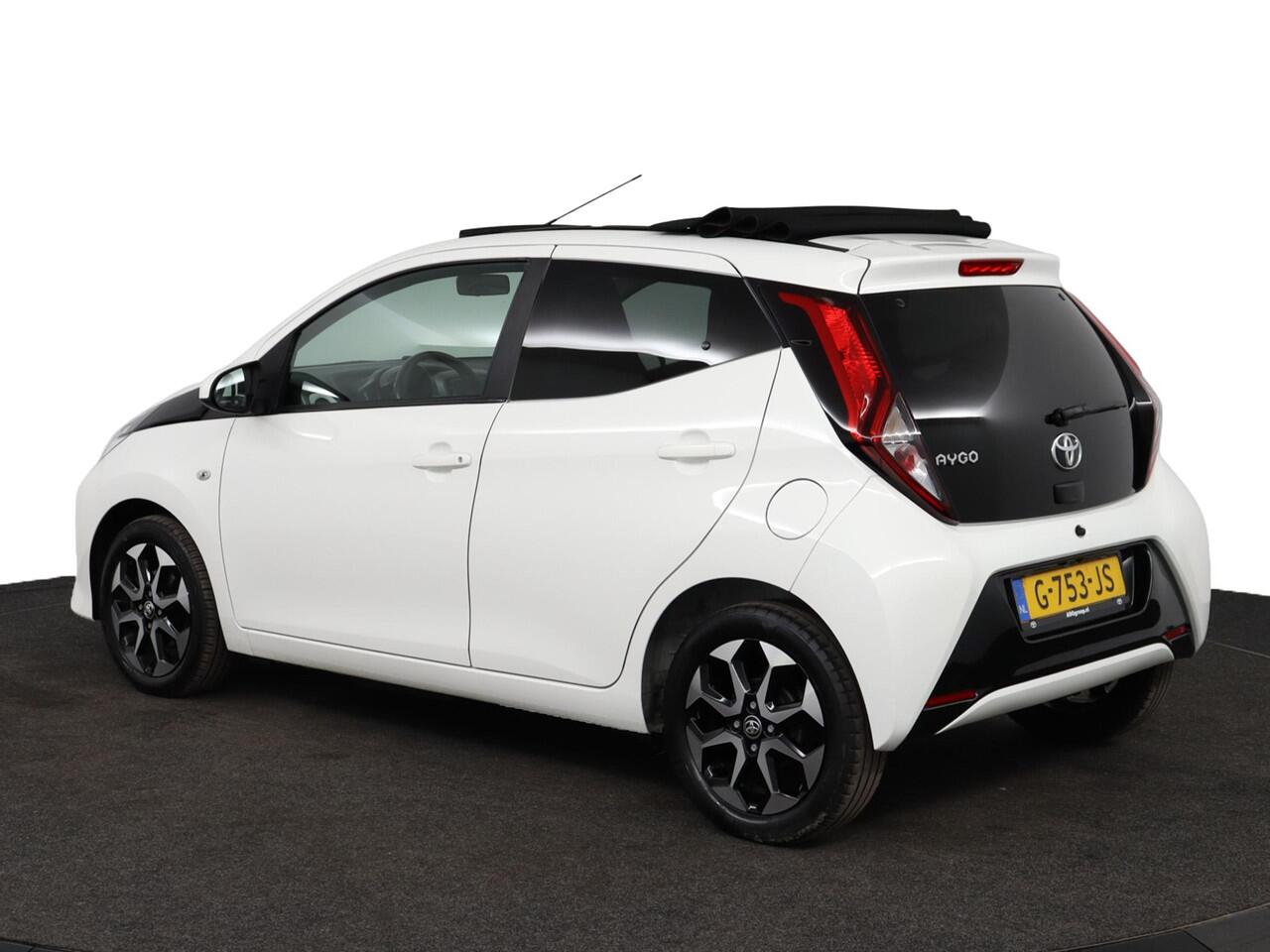 Toyota AYGO 1.0 VVT-i x-cite | Cabriodak | Parkeer camera | Bluetooth |