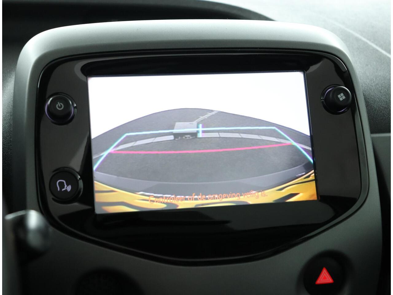 Toyota AYGO 1.0 VVT-i x-cite | Cabriodak | Parkeer camera | Bluetooth |