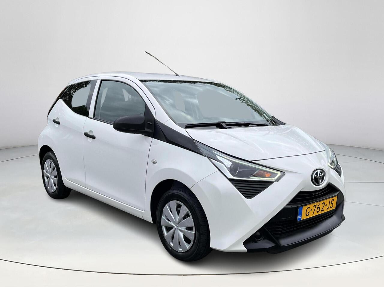 Toyota AYGO 1.0 VVT-i x-fun | 5 deurs | Airconditioning | Fietsendragerbeugel | Bluetooth |