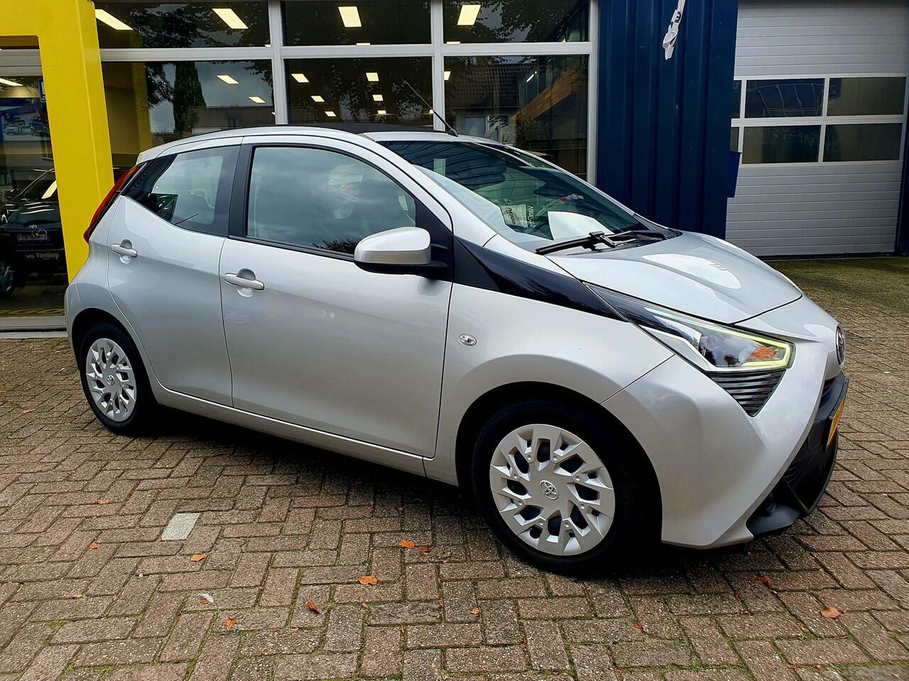 Toyota AYGO 1.0 VVT-i x-play OPEN DAK All-in prijs!