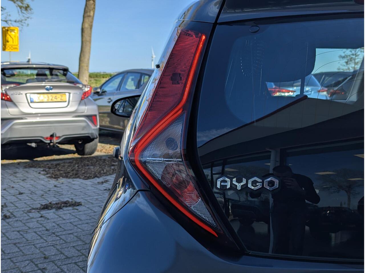 Toyota AYGO 1.0 VVT-i x-fun | Airco | Elek. ramen | Bluetooth | Led