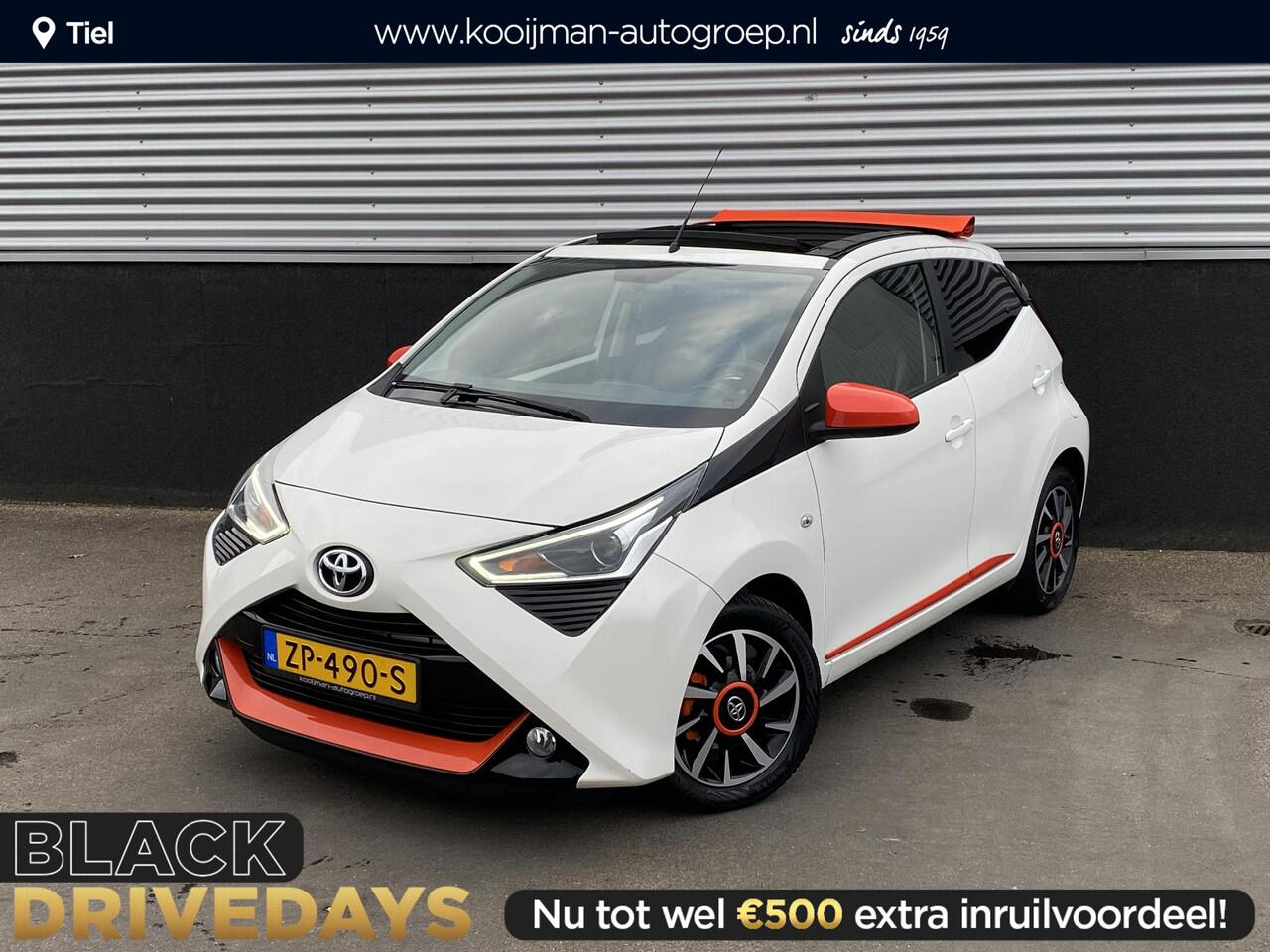 Toyota AYGO 1.0 VVT-i x-cite Leuke cabrio met opvallend gekleurde details! Navigatie Apple CarPlay/Android Auto, achteruitrij camera, airco