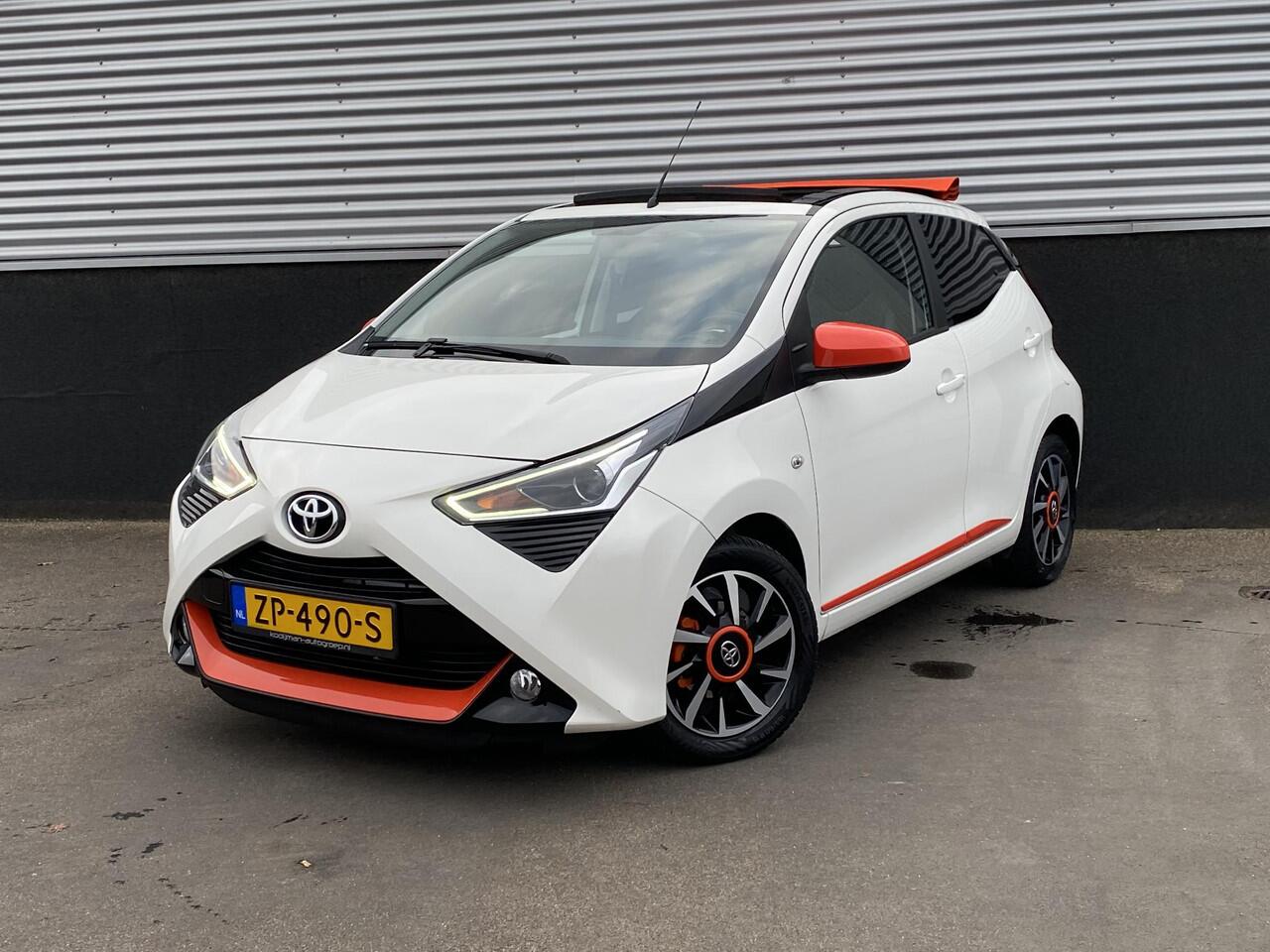 Toyota AYGO 1.0 VVT-i x-cite Leuke cabrio met opvallend gekleurde details! Navigatie Apple CarPlay/Android Auto, achteruitrij camera, airco