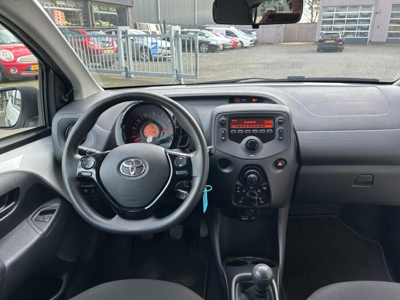 Toyota AYGO 1.0 VVT-I X-FUN