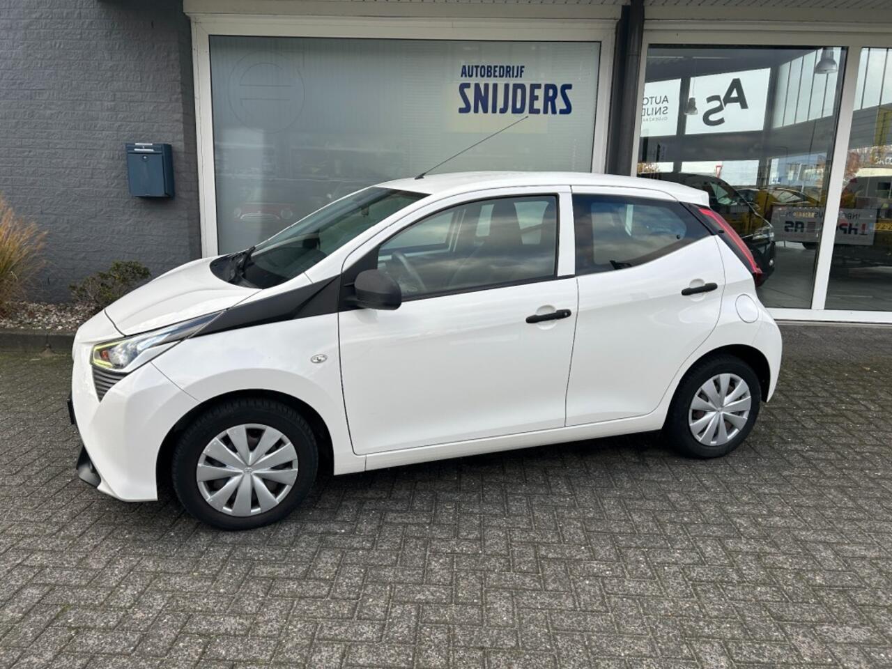 Toyota AYGO 1.0 VVT-I X-FUN