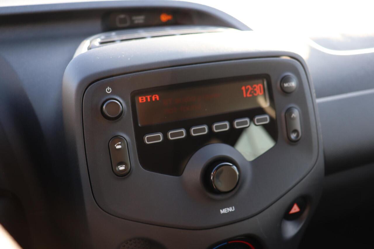 Toyota AYGO 1.0 VVT-i x-fun, Bluetooth, Airco, Elektrische ramen voor, Start / Stop, Speed Limiter.