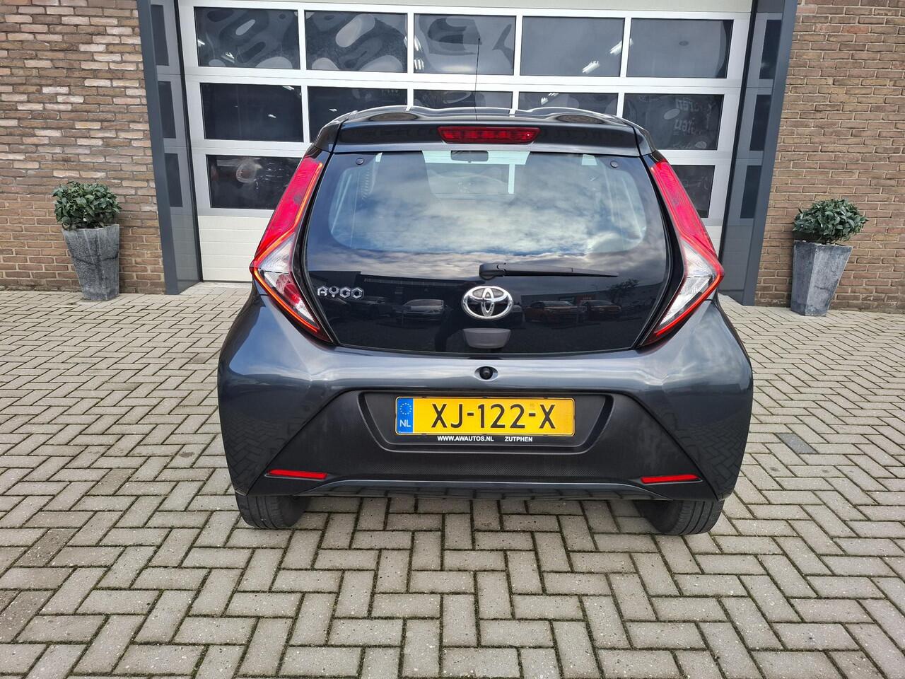 Toyota AYGO 1.0 VVT-i x-fun