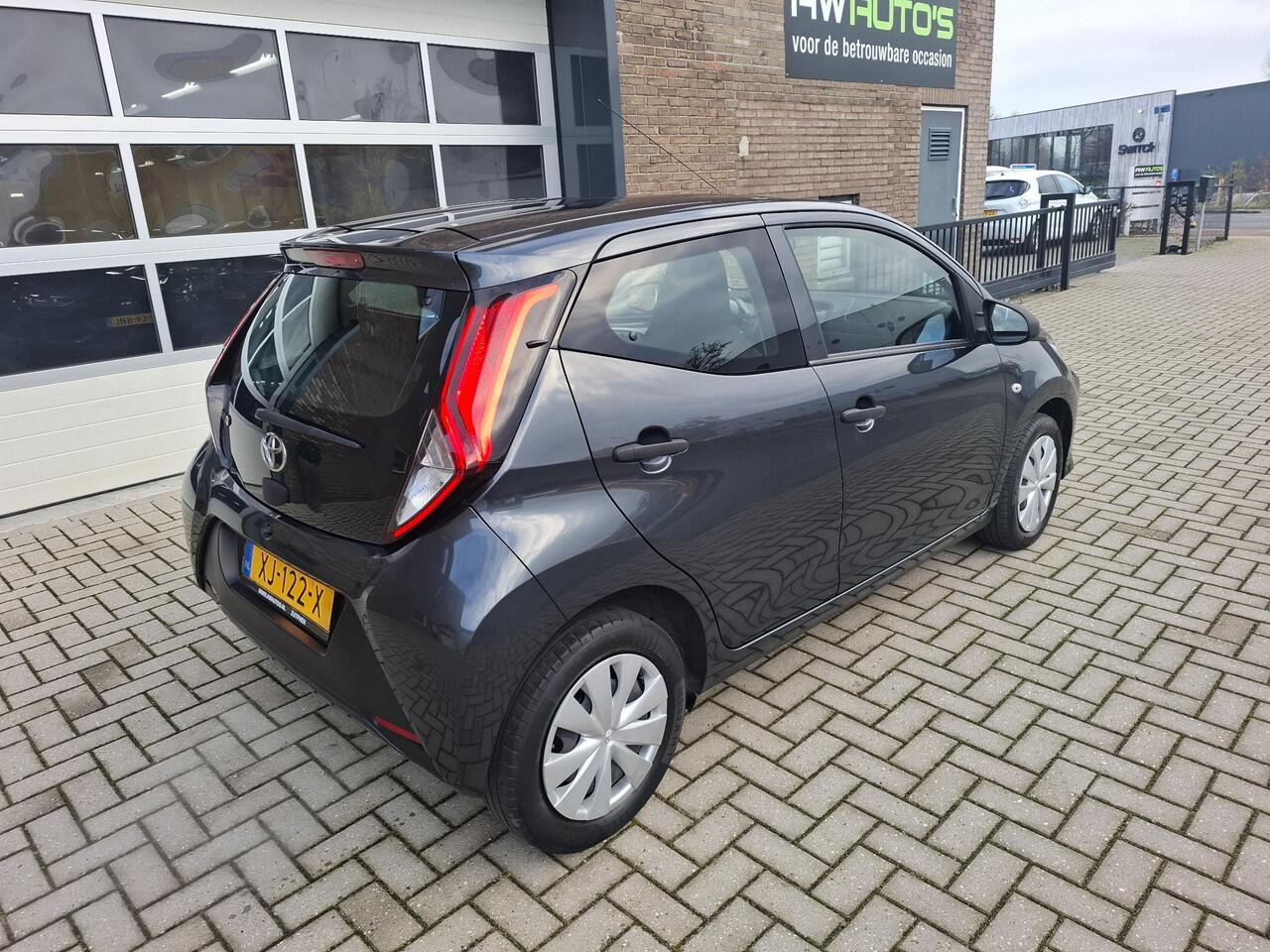 Toyota AYGO 1.0 VVT-i x-fun