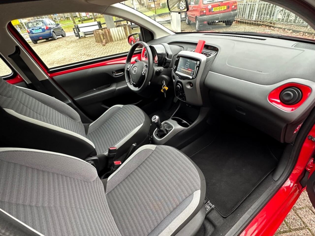 Toyota AYGO 1.0 VVT-I X-PLAY Limited Camera Airco